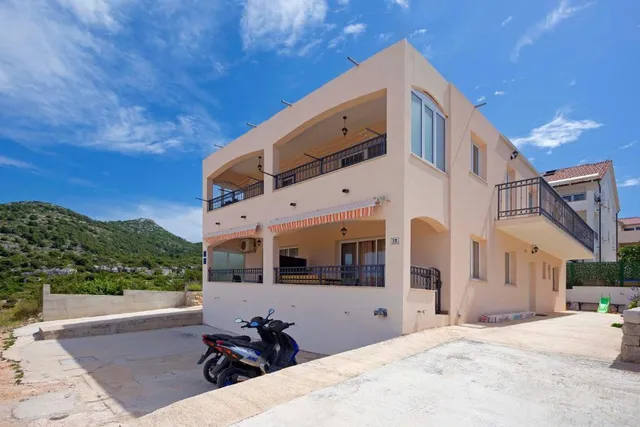 Guest House Milan, Hvar