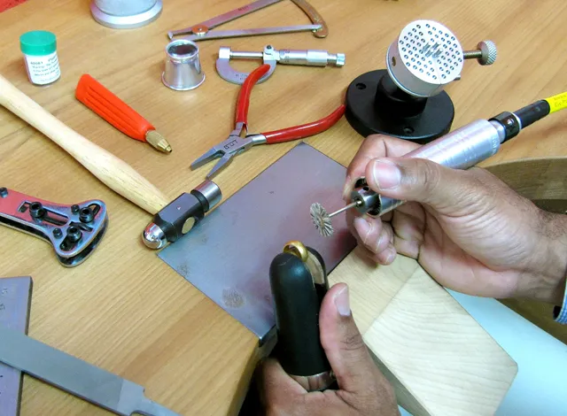 Fornitura GUT - Ferramentas de precisão para ourives, relojoeiro, fornituras e muito mais.