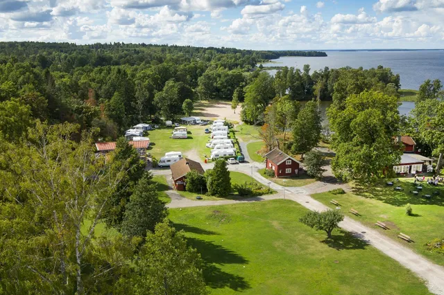 Hjälmargården