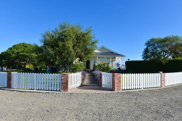 Olivers Farmstay Bed and Breakfast