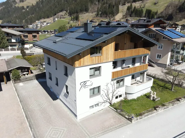 Florian Toferer Flo's Apartment