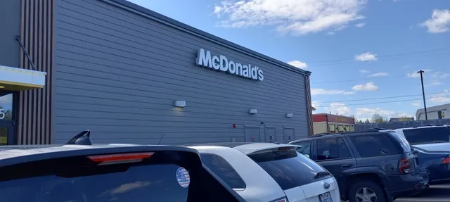 Heritage Village Shopping Center