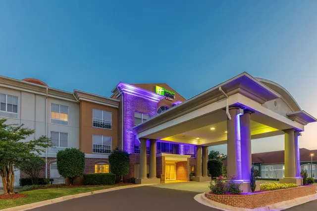 Holiday Inn Express & Suites Vicksburg by IHG