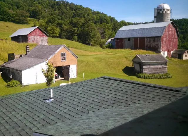 Amil's Inn Bed and Breakfast, LLC