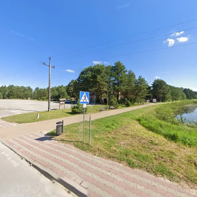 Gosciniec nad zalewem