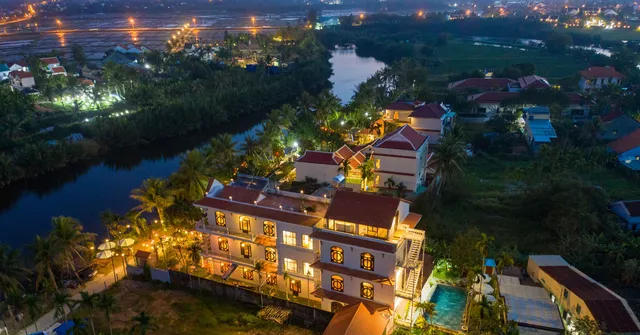 Nipa Riverside Villa