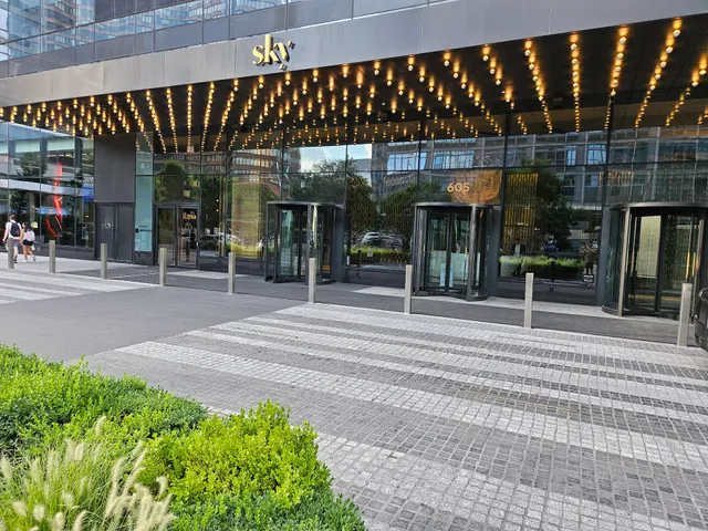 Throw Me A Bone Inc. / Dog Daycare, Grooming and Boarding