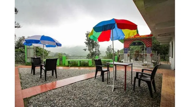 OYO Home 18630 Hill View Cottage