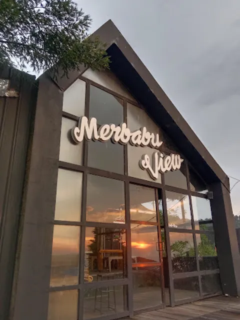 Merbabu View & Cafe