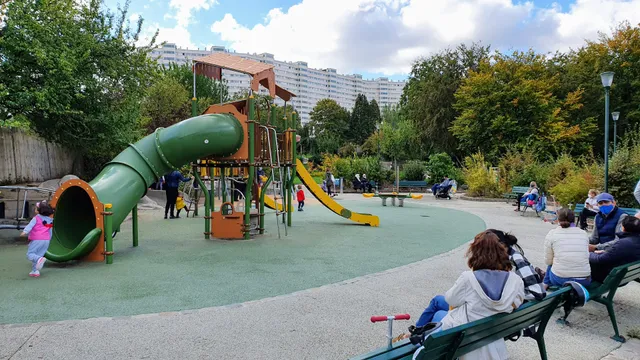 Aire de jeux (1 à 12 ans)