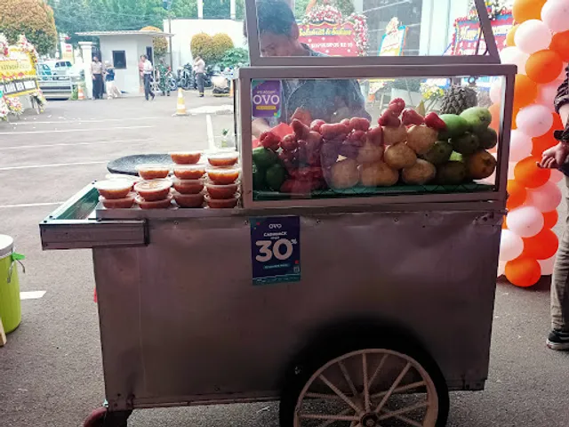 Rujak buah hot kang asep