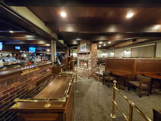 Cowesett Inn Restaurant & Market