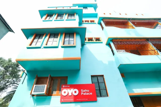 OYO Sahu Palace Near Shahid Khudiram Metro Station