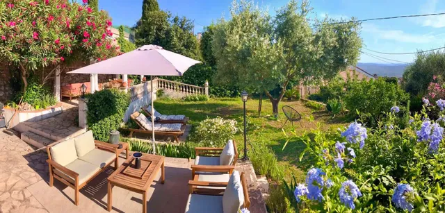 La Thébaïde - Chambre d'Hotes - Bed & Breakfast