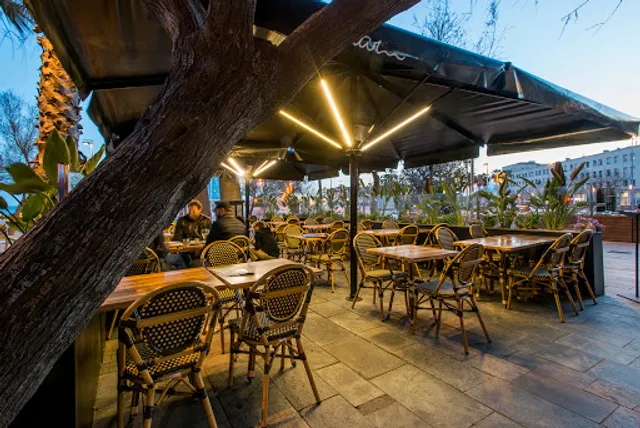 Mar beach restaurant bar