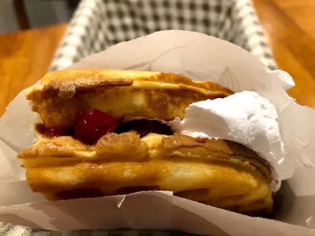 Shine Mood Waffle Tainan Chonggong