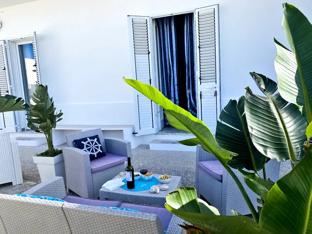 Aria di Mare - Elegante appartamento con patio (Viola House)
