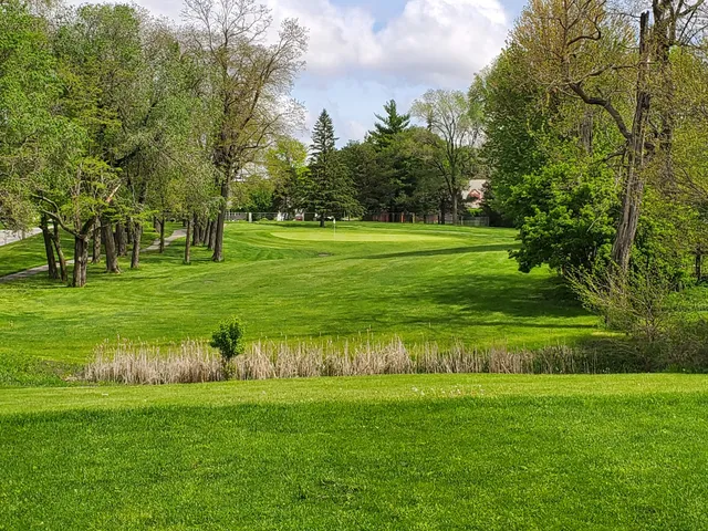 Cedar Pointe Golf Course