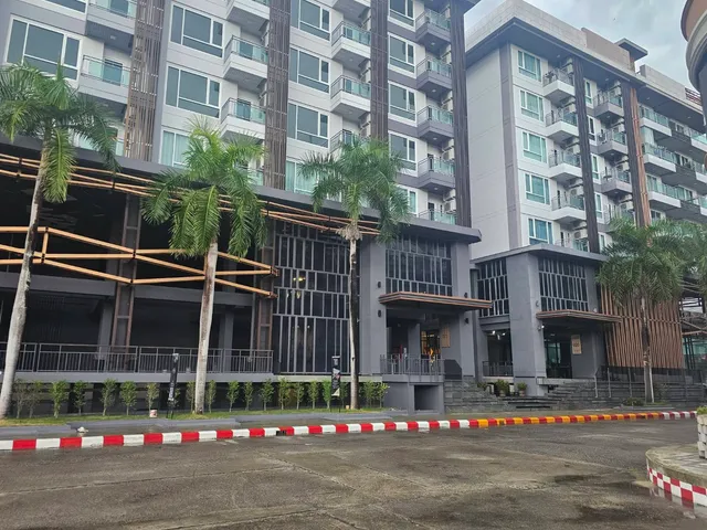 J The Park Condotel Hatyai