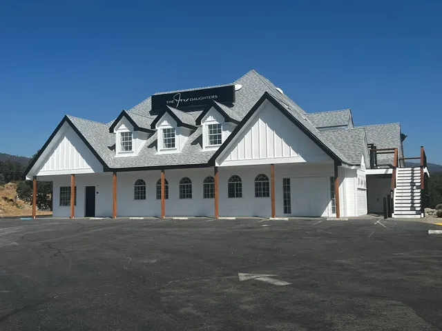 The Four Daughters Inn