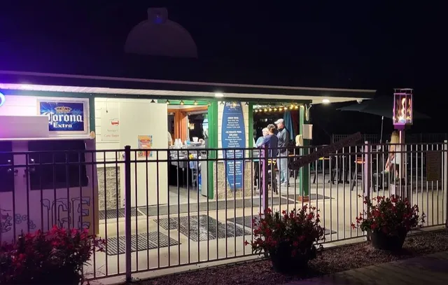 Why Knot Tiki Bar at Swan Bay Resort