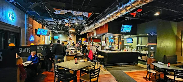 Slatts Pub & Grill