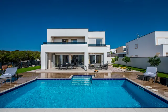 Luxury Villas Royal II