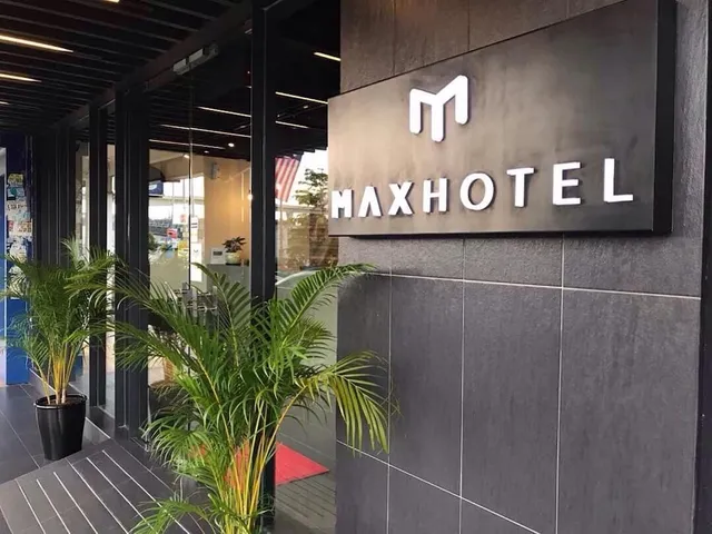 Max Hotel • Subang Jaya