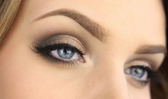 Makeup artist Julia and Spray Tan