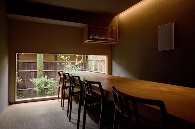 冬夏 tearoom toka / 日日 gallery nichinichi