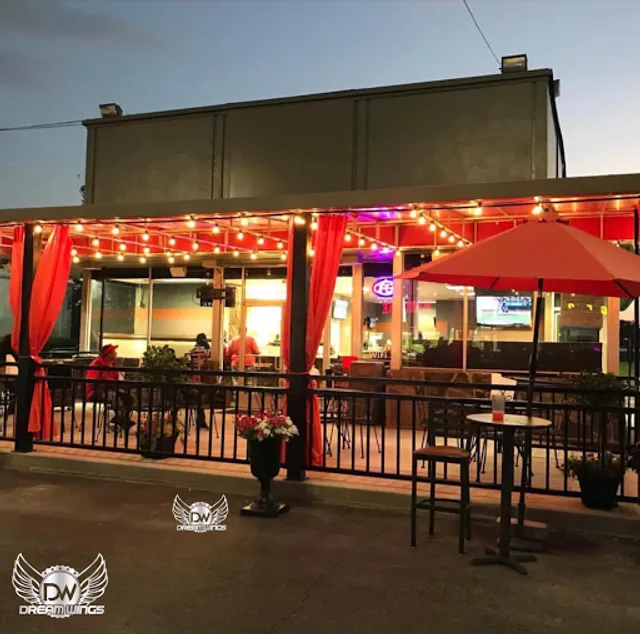 Dream Wings Patio & Food Truck