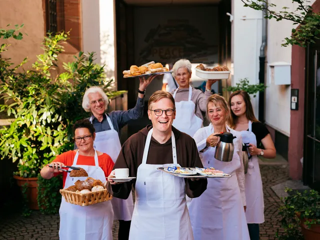 Franziskustreff - Armen und Obdachlosen ein Frühstück
