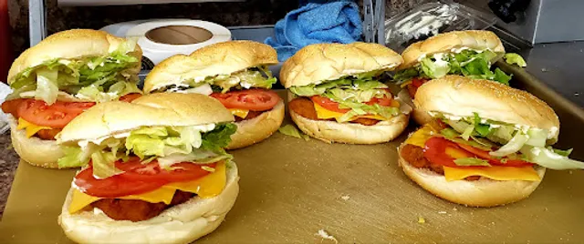 Manny's Deli & Grill