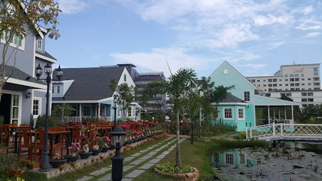 Baan Koh Yor (Bang Pu)