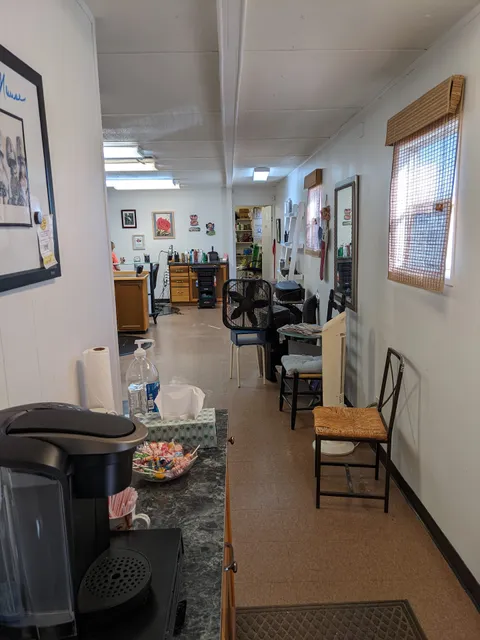 Best Little Hairhouse in Richmond