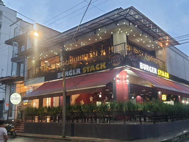 Burger Stack Popayan