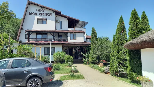 Hanul lu' Moș Opincă