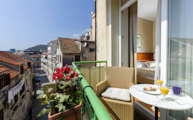 Royal Suites & Royal Suites - Sky