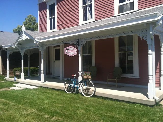 Mama's Pink House Antiques