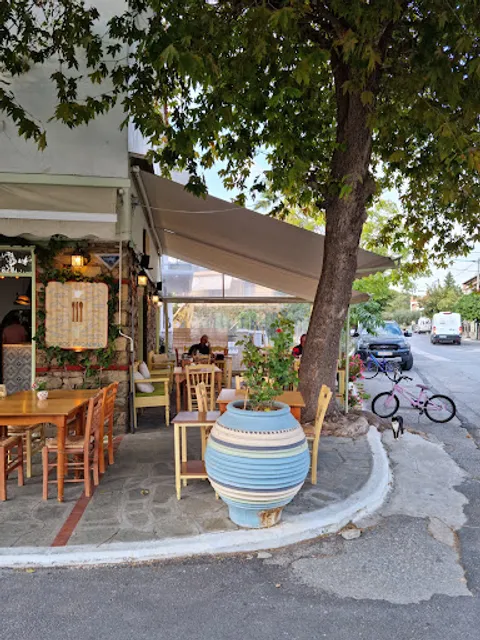 Kouros Cafe Mezedopolio