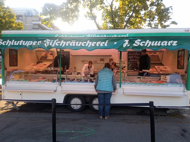 Schlutuper Fischräucherei Schwarz