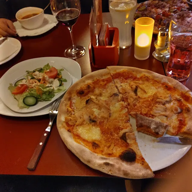 Pizza On Tour Cara Mia