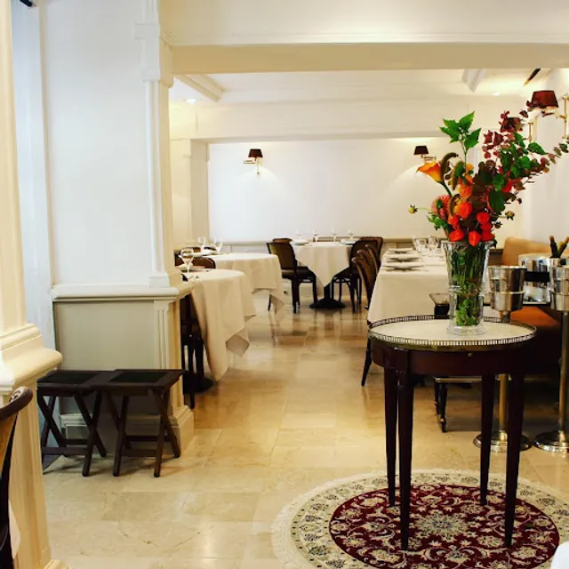 Restaurant L'inconnu par Koji HIGAKI