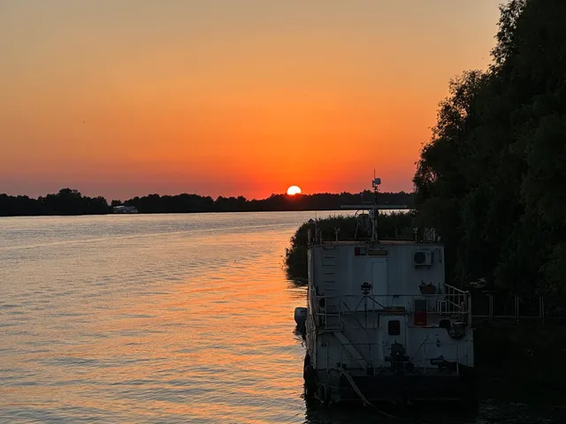 Floating Hotel Egreta 1