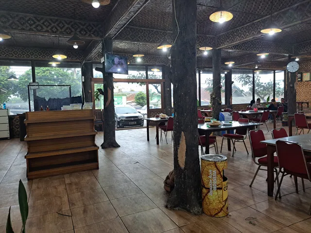 Saung Pengkolan 2