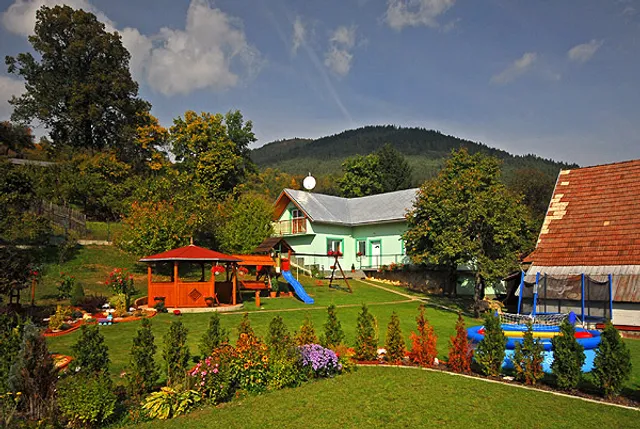 Accommodation Kalameny Cottage U MIŠKOV