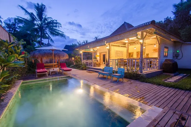 Scallywags Smugglers