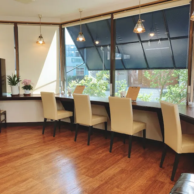 うるまキッチン ネリネ