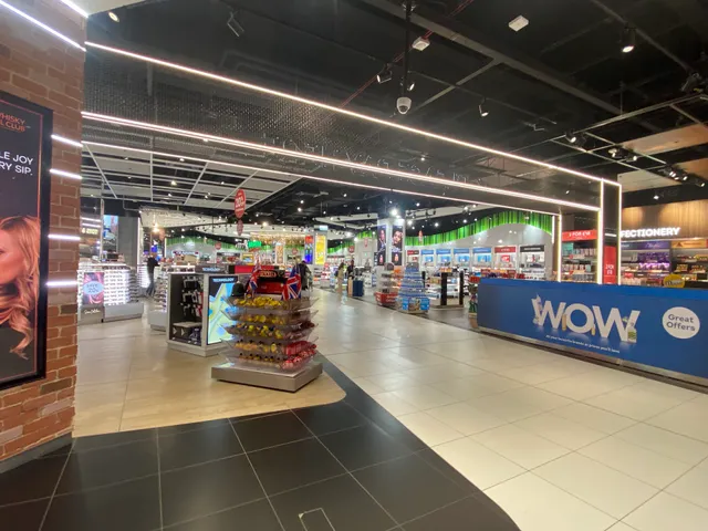 Manchester Airport Drop Off Area T2