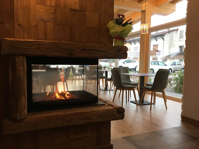 Pizzeria Sgrebani's Bar/pizzeria